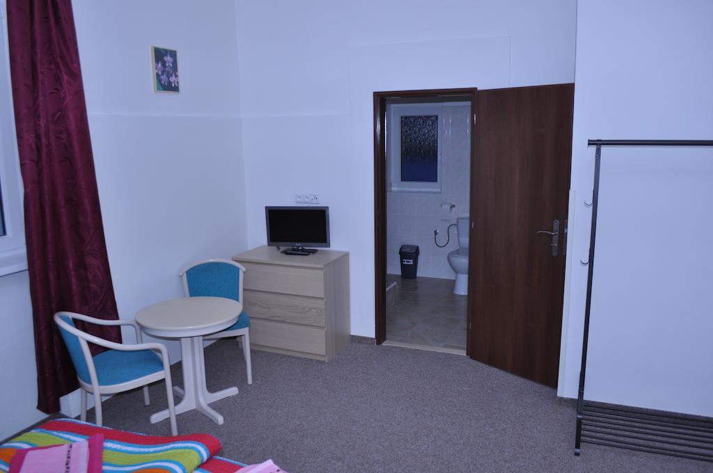 Penzion Vila Victoria Абертами Екстериор снимка